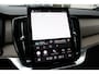 Volvo XC90 T8 Automaat Plug-in hybrid AWD Ultra Dark | Onyx Black Metallic | Panoramadak | 360° camera | Semi Elek. trekhaak |Adapt. Cruise Control | Verwambare- en geventileerde voorstoelen | Verwarmbaar stuurwiel | Bowers & Wilkins audio | Blind Spot | Luchtvering | Gelaagde zijruiten | 22'' Lichtmetalen velgen | Alarmklasse 3 | Elek. Bed. voorstoelen met Memory | Glazen pook |
