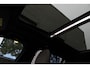 Volvo XC90 T8 Automaat Plug-in hybrid AWD Ultra Dark | Onyx Black Metallic | Panoramadak | 360° camera | Semi Elek. trekhaak |Adapt. Cruise Control | Verwambare- en geventileerde voorstoelen | Verwarmbaar stuurwiel | Bowers & Wilkins audio | Blind Spot | Luchtvering | Gelaagde zijruiten | 22'' Lichtmetalen velgen | Alarmklasse 3 | Elek. Bed. voorstoelen met Memory | Glazen pook |
