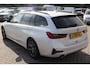BMW 3-Serie Touring 320i Executive Edition Navigatie, Panoramadak, Apple Carplay, Camera, Cruise control