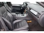 Volkswagen Touareg 3.0 TDI Highline Navigatie, Luchtvering, Lederen interieur, Trekhaak, Cruise control