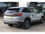 Skoda Kodiaq 1.5 TSI MHEV Business Edition 7p. 150PK / 110kW 7 zits panoramadak wegklapbare trekhaak 19" LMV camera side assist chrome dakrailing multifunctioneel lederen stuurwiel stoelverwarming keyless go privacy glas spiegels elektrich inklapbaar virtual cockpit navigatie ACC adaptieve cruise control draadloos telefoon laden app connect draadloos licht en regensensor ambiente verlichting