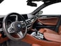 BMW 5-Serie M550i xDrive High Executive | Unieke NEDERLANDSE en zeer mooie BMW | Full options | 8 cilinder met 462pk! | Weinig kilometers! |