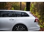 Volvo V90 2.0 T8 Plug-in hybrid AWD Ultra Executive Edition | Polestar Engineerd | Custum Sport uitlaat | Trekhaak | Luchtvering | Bowers & Wilkins | Massage | Stoel Verwarming-Koeling | 360° |