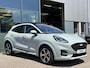 Ford Puma 1.0 EcoBoost Hybrid ST-Line 125PK Automaat NIEUW MODEL!! Panodak Afn. Trekhaak Winterpack MATRIX-LED Elek. Achteklep Adaptieve Cruise SYNC4 Keyless Navi Privacy Glass *Full Options*