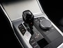 BMW 3-Serie 320i Business Edition M-Sport Plus | Trekhaak | Leder |  Parkeercamera | Head-Up | Stoelverwarming | Keyless Go |