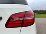 Mercedes-Benz B-klasse 180 Edition Automaat / Panoramadak / Camera / Leder-Alcantara / Trekhaak / Navi / Clima / PDC / Cruise /