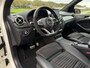 Mercedes-Benz B-klasse 180 Edition Automaat / Panoramadak / Camera / Leder-Alcantara / Trekhaak / Navi / Clima / PDC / Cruise /