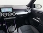 Mercedes-Benz EQB 300 4MATIC AMG Line 7-pers. 67 kWh accu | Panorama - Schuifdak | Sfeerverlichting | 360° Camera | 19"AMG Velgen | DAB+ Radio