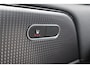 Mercedes-Benz B-klasse 180 AMG-Line Sport velgen 18" - Wegklapbare trekhaak - Widescreen - Camera - Dealeronderhouden - Half leder