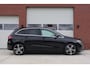 Mercedes-Benz B-klasse 180 AMG-Line Sport velgen 18" - Wegklapbare trekhaak - Widescreen - Camera - Dealeronderhouden - Half leder