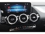 Mercedes-Benz B-klasse 180 AMG-Line Sport velgen 18" - Wegklapbare trekhaak - Widescreen - Camera - Dealeronderhouden - Half leder