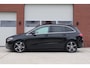 Mercedes-Benz B-klasse 180 AMG-Line Sport velgen 18" - Wegklapbare trekhaak - Widescreen - Camera - Dealeronderhouden - Half leder