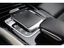 Mercedes-Benz B-klasse 180 AMG-Line Sport velgen 18" - Wegklapbare trekhaak - Widescreen - Camera - Dealeronderhouden - Half leder