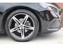 Mercedes-Benz B-klasse 180 AMG-Line Sport velgen 18" - Wegklapbare trekhaak - Widescreen - Camera - Dealeronderhouden - Half leder