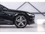 Volvo V60 2.0 T6 Recharge AWD R-Design 340 pk | Harman kardon | Adaptive | Stoel + stuurwiel verwarming | Trekhaak | DAB | LED | Memory |