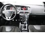 Volvo V40 1.6 T2 120PK R-Design Navigatie/Trekhaak/Parkeerhulp/Half-leder