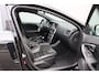 Volvo V40 1.6 T2 120PK R-Design Navigatie/Trekhaak/Parkeerhulp/Half-leder