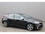 Volvo V40 1.6 T2 120PK R-Design Navigatie/Trekhaak/Parkeerhulp/Half-leder