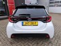 Toyota Yaris 1.5 Hybrid Executive 4-SEIZOENSBANDEN PARKEERCAMERA PANORAMADAK LEDEREN BEKLEDING