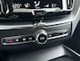 Volvo XC60 B4 Business Pro | Stoel- en Stuurverwarming | Parkeercamera | Trekhaak