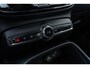 Volvo XC40 2.0 B4 Plus Dark | Trekhaak | Google | Dodehoekdetectie | Adaptieve Cruise Control | Stoel + stuurverwarming | 19" LM | Verwarmbare voorruit |