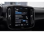 Volvo XC40 252PK Automaat Single Ext. Range Core / Lederen bekleding / Trekhaak / getint glas / Leder met alcantara interieur / Parkeersensoren met camera / Stoel - en stuurwielverwarming / Apple carplay