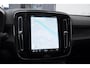 Volvo XC40 252PK Automaat Single Ext. Range Core / Lederen bekleding / Trekhaak / getint glas / Leder met alcantara interieur / Parkeersensoren met camera / Stoel - en stuurwielverwarming / Apple carplay