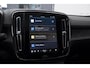 Volvo XC40 252PK Automaat Single Ext. Range Core / Lederen bekleding / Trekhaak / getint glas / Leder met alcantara interieur / Parkeersensoren met camera / Stoel - en stuurwielverwarming / Apple carplay