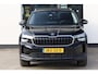 Skoda Kodiaq 1.5 TSI MHEV Business Edition 7p. 7 zits panoramadak wegklapbare trekhaak 19" LMV  camera side assist chrome dakrailing multifunctioneel lederen stuurwiel stoelverwarming keyless go privacy glas spiegels elektrich inklapbaar virtual cockpit navigatie ACC adaptieve cruise control draadloos telefoon laden app connect draadloos licht en regensensor ambiente verlichting