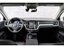 Volvo V60 2.0 T6 Plug-in hybrid AWD Essential Bright | Trekhaak | Stoel- / Stuurverwarming | Adaptive Cruise Control | Parkeercamera | Google | Carplay | Volvo On Call |