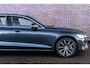 Volvo V60 2.0 T6 Plug-in hybrid AWD Essential Bright | Trekhaak | Stoel- / Stuurverwarming | Adaptive Cruise Control | Parkeercamera | Google | Carplay | Volvo On Call |