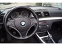 BMW 1-Serie Cabrio 118i Executive Leder Stoelverw Clima Cruise Elektrische Ramen en Spiegels 2x PDC LMV Trekh ENZ.