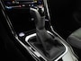 Volkswagen T-Roc 1.5TSI/150PK R-Line Blackstyle DSG · Camera · Navigatie · Apple/Android Car Play·  Massagefunctie · Garantie tot januari 2026