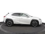 Lexus UX 250h Luxury Line | 18 Inch Lichtmetalen velgen | Elektrisch bedienbare achterklep | Stoelverwarming