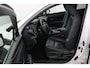 Lexus UX 250h Luxury Line | 18 Inch Lichtmetalen velgen | Elektrisch bedienbare achterklep | Stoelverwarming