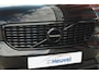 Volvo XC40 T2 R-Design Automaat | Trekhaak | Stoelverwarming | Parkeercamera | 19 INCH | Glossy Black | Keyless