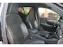 Volvo XC40 T2 R-Design Automaat | Trekhaak | Stoelverwarming | Parkeercamera | 19 INCH | Glossy Black | Keyless
