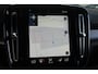Volvo XC40 T2 R-Design Automaat | Trekhaak | Stoelverwarming | Parkeercamera | 19 INCH | Glossy Black | Keyless