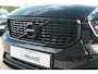 Volvo XC40 T2 R-Design Automaat | Trekhaak | Stoelverwarming | Parkeercamera | 19 INCH | Glossy Black | Keyless