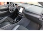 Volvo XC40 T2 R-Design Automaat | Trekhaak | Stoelverwarming | Parkeercamera | 19 INCH | Glossy Black | Keyless