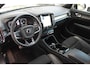 Volvo XC40 T2 R-Design Automaat | Trekhaak | Stoelverwarming | Parkeercamera | 19 INCH | Glossy Black | Keyless