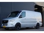 Mercedes-Benz Sprinter 319 3.0 CDI V6 L2H1 AUT. LED, 3.5T TREKHAAK, LUCHTVERING, ADAPT. CRUISE, 360 CAMERA, MBUX 10'', STOELVERWARMING, STANDKACHEL, VOORRUIT VERWARMING, CLIMA