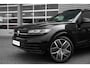 Volkswagen Touareg 3.0 TSi 462PK eHybrid 4MOTION R | NIEUW MODEL |  Luchtvering | Nachtzicht | Stoelverwarming/Ventilatie | Panorama Dak | Head-Up Display | Elek. Stoelen | 21''LMV