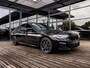 BMW 5-Serie 530e Business Edition Plus | BMW Connected Pack Professional | M Sportpakket | M Aerodynamicapakket | Ambiance verlichting | Elektrisch bediend glazen schuif-/kanteldak |