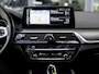 BMW 5-Serie 530e Business Edition Plus | BMW Connected Pack Professional | M Sportpakket | M Aerodynamicapakket | Ambiance verlichting | Elektrisch bediend glazen schuif-/kanteldak |