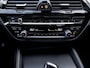BMW 5-Serie 530e Business Edition Plus | BMW Connected Pack Professional | M Sportpakket | M Aerodynamicapakket | Ambiance verlichting | Elektrisch bediend glazen schuif-/kanteldak |