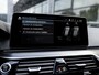 BMW 5-Serie 530e Business Edition Plus | BMW Connected Pack Professional | M Sportpakket | M Aerodynamicapakket | Ambiance verlichting | Elektrisch bediend glazen schuif-/kanteldak |