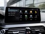 BMW 5-Serie 530e Business Edition Plus | BMW Connected Pack Professional | M Sportpakket | M Aerodynamicapakket | Ambiance verlichting | Elektrisch bediend glazen schuif-/kanteldak |