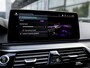 BMW 5-Serie 530e Business Edition Plus | BMW Connected Pack Professional | M Sportpakket | M Aerodynamicapakket | Ambiance verlichting | Elektrisch bediend glazen schuif-/kanteldak |