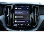 Volvo XC60 T6 AUT8 350PK Plus Dark | Adaptive Cruise & Pilot Assist | 360 Camera | Stoel&Stuurverwarming | Verwarmbare Achterstoelen | Apple Carplay/Android Auto | Schuif-/kanteldak | Draadloze Telefoonlader | Elektr. Achterklep | Semi Elektr. Trekhaak |